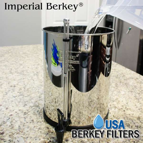 USABF ImperialBerkey 13 Inch WaterLevelViewSpigot pouring